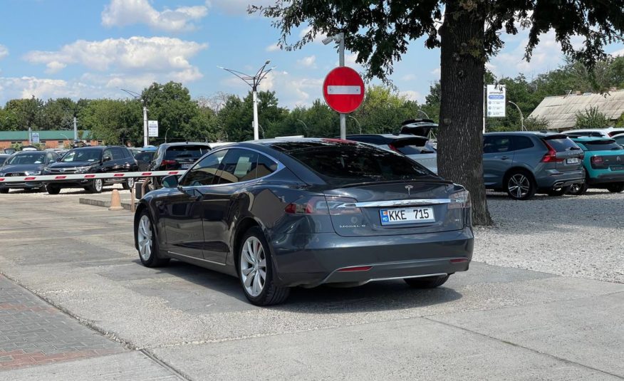 Tesla Model S 90D