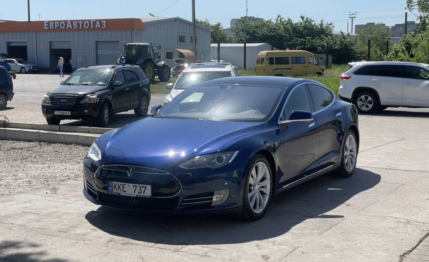 Tesla Model S 85D