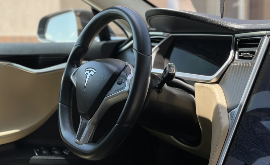 Tesla Model S P85