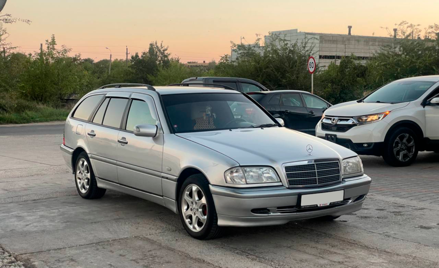 Mercedes Benz  C180