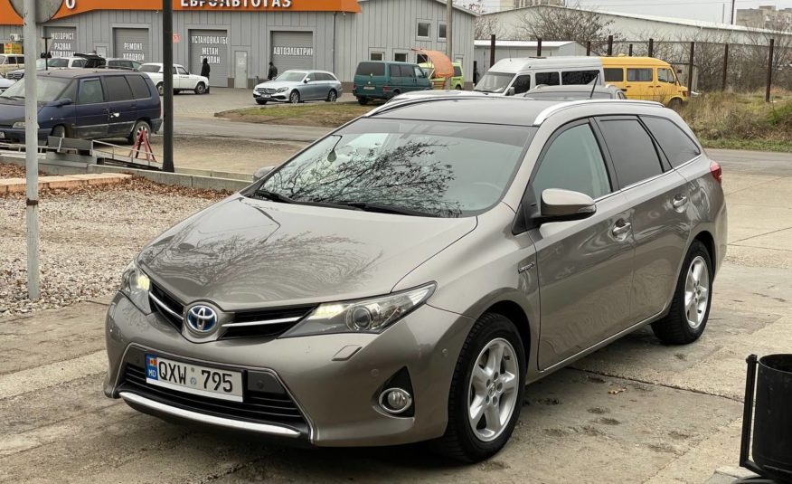 Toyota Auris Hybrid