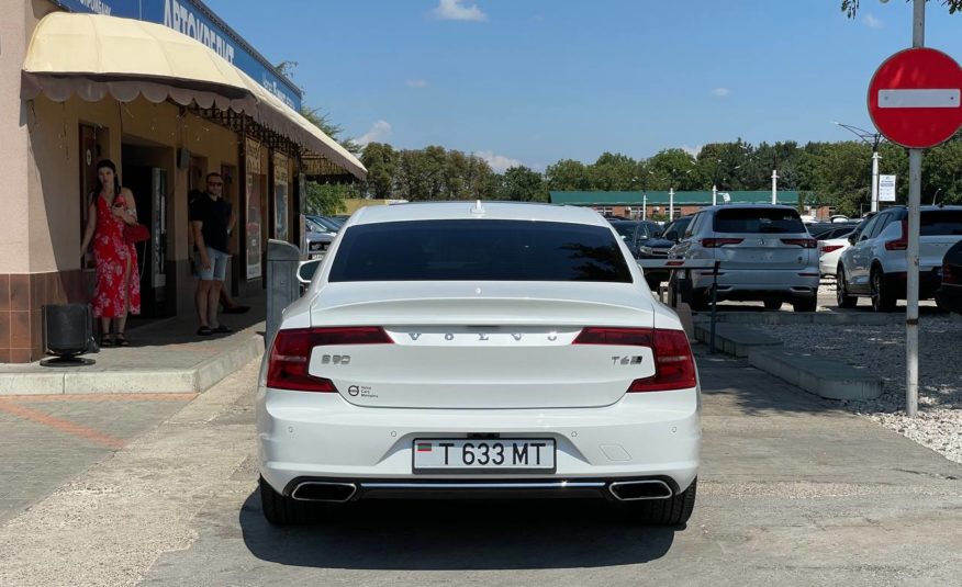 Volvo S90