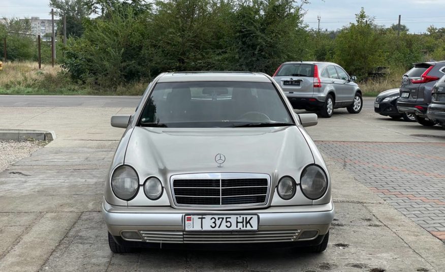 Mercedes Benz W210