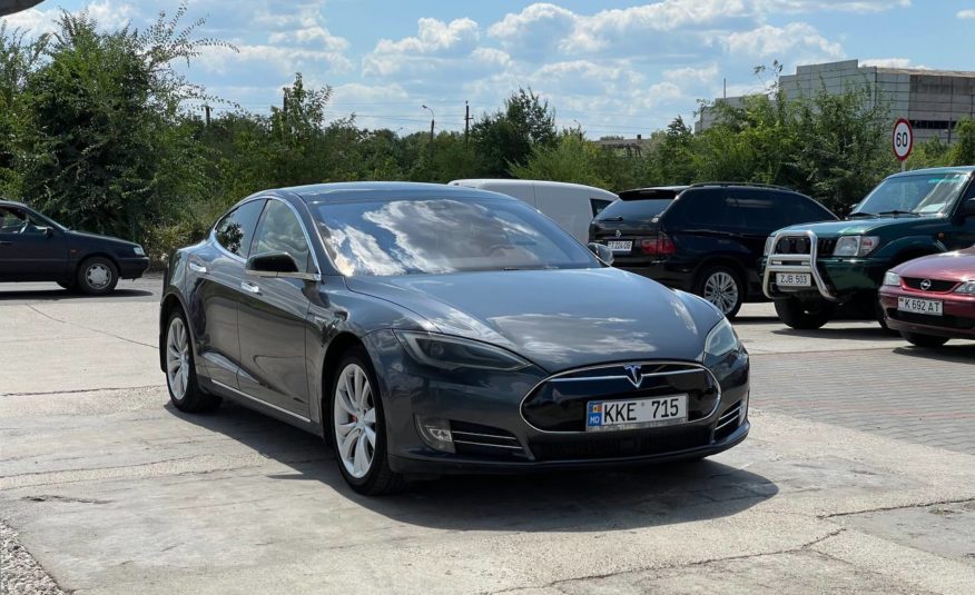 Tesla Model S 90D