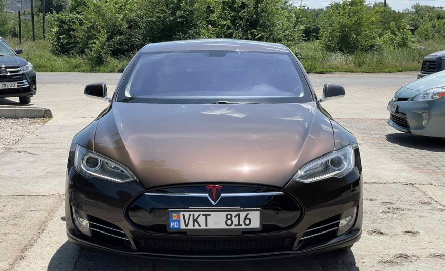 Tesla Model S P85