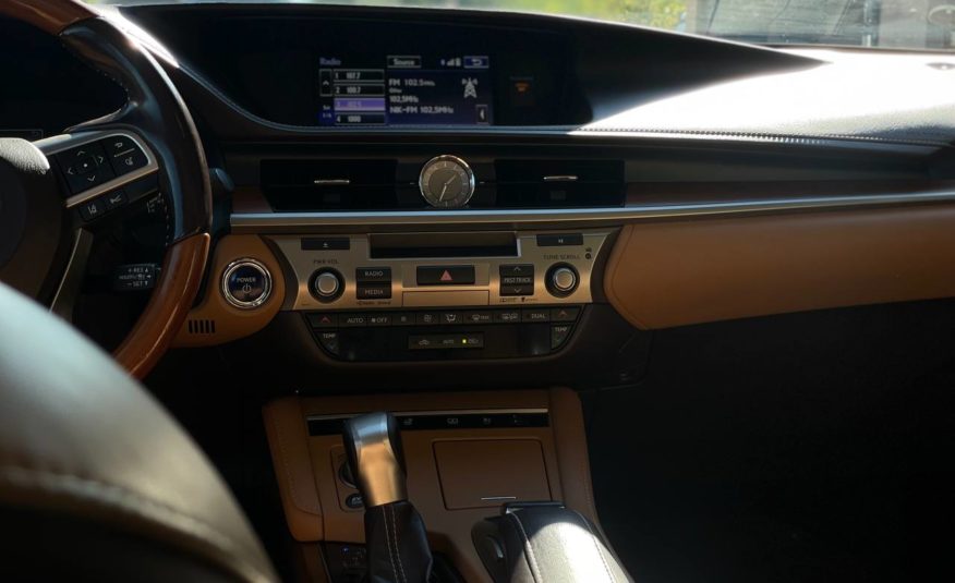 Lexus ES300h