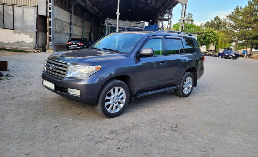 Toyota Land Cruiser 200