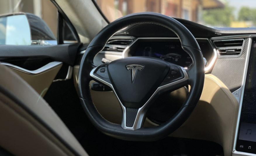 Tesla Model S P85