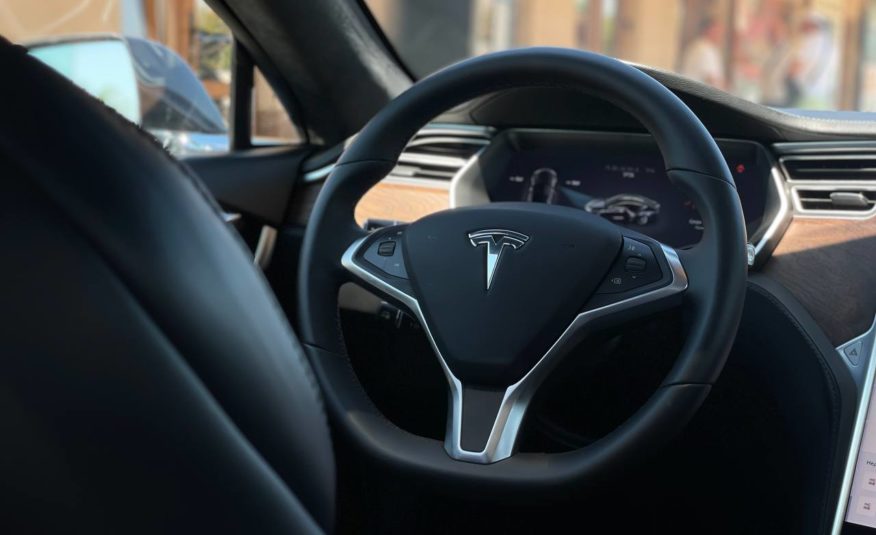 Tesla Model S 75