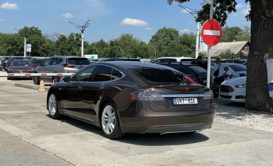 Tesla Model S P85