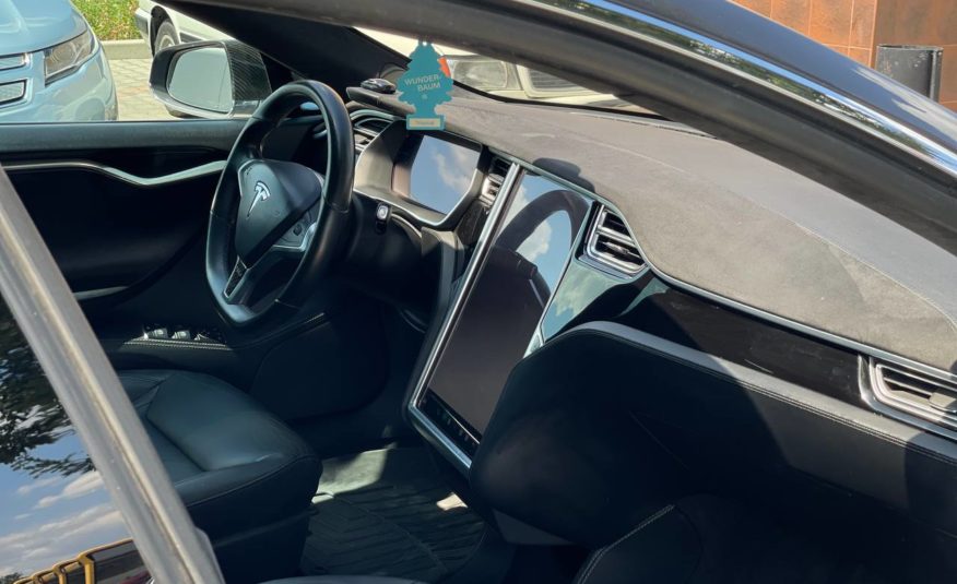 Tesla Model S 90D