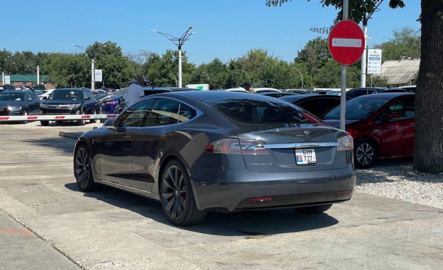 Tesla Model S 75