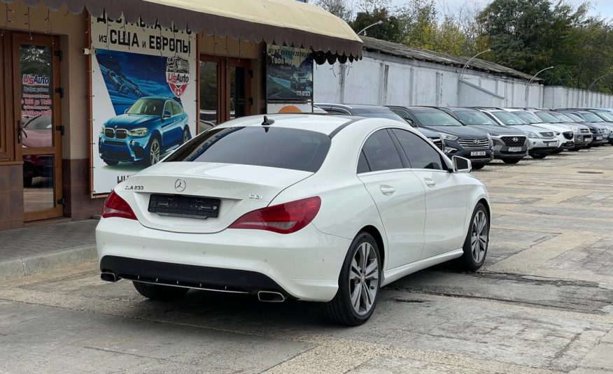 Mercedes Benz CLA200