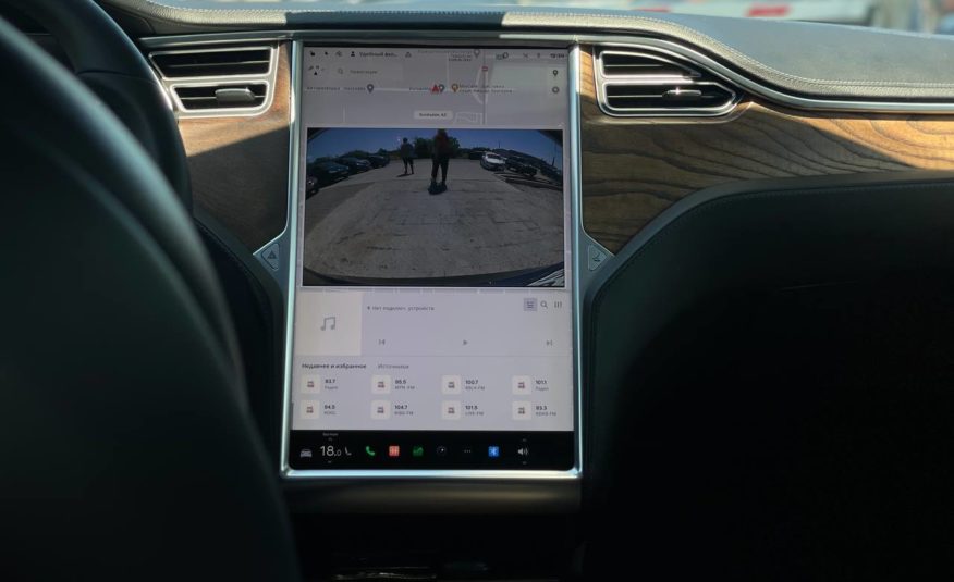 Tesla Model S 75