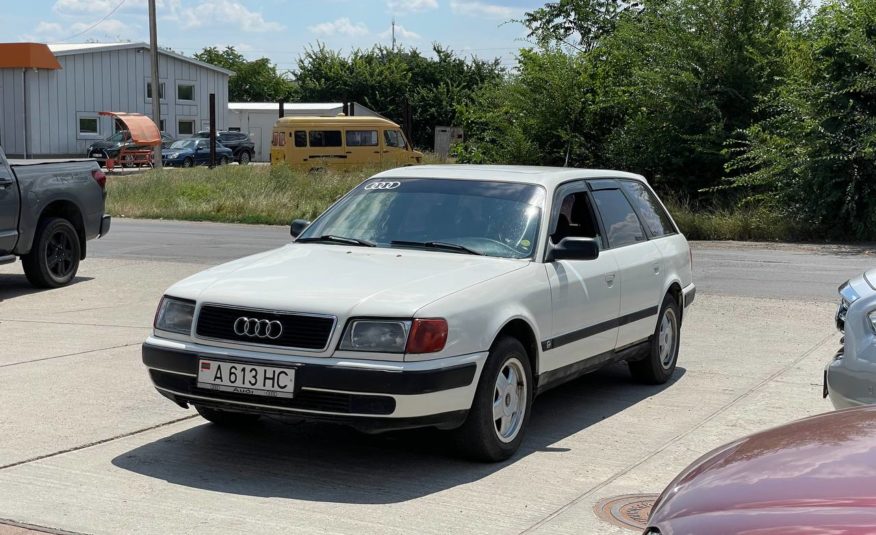 Audi 100