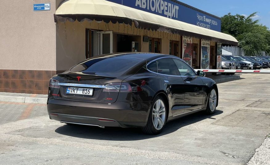 Tesla Model S P85