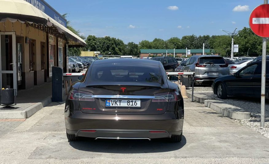 Tesla Model S P85