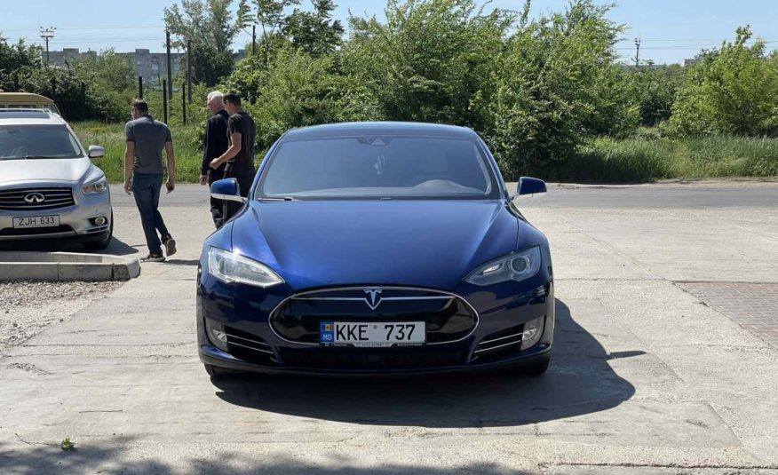 Tesla Model S 85D