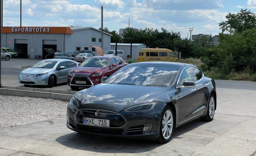 Tesla Model S 90D