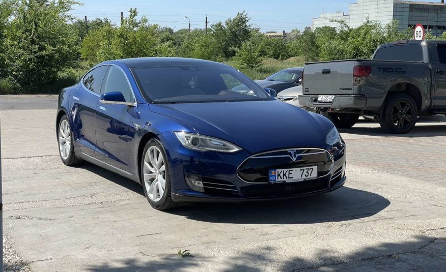 Tesla Model S 85D