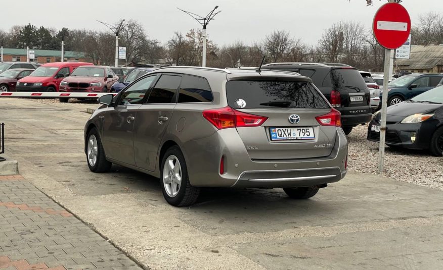 Toyota Auris Hybrid