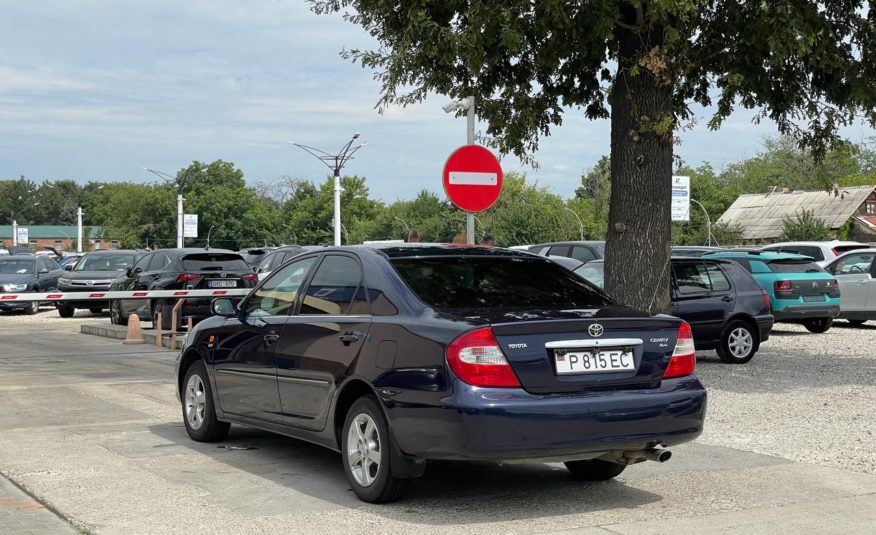 Toyota Camry 30