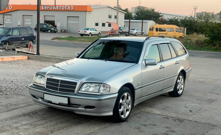 Mercedes Benz  C180