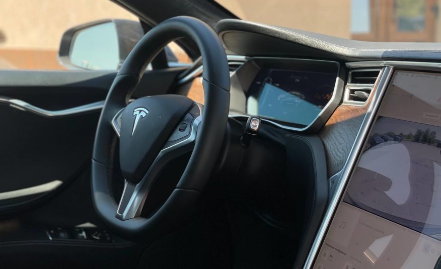 Tesla Model S 75