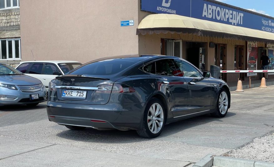 Tesla Model S 90D