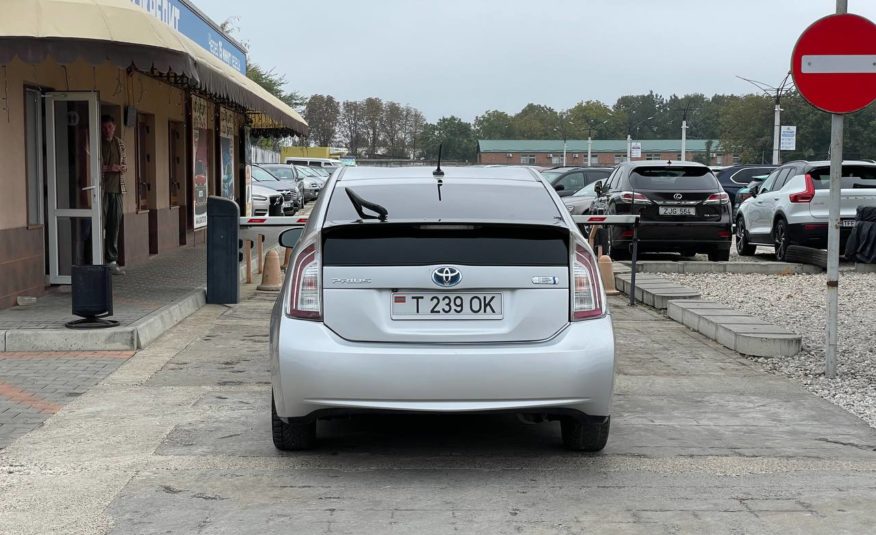 Toyota Prius 30