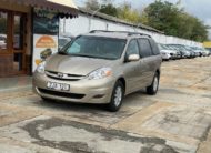 Toyota Sienna LE