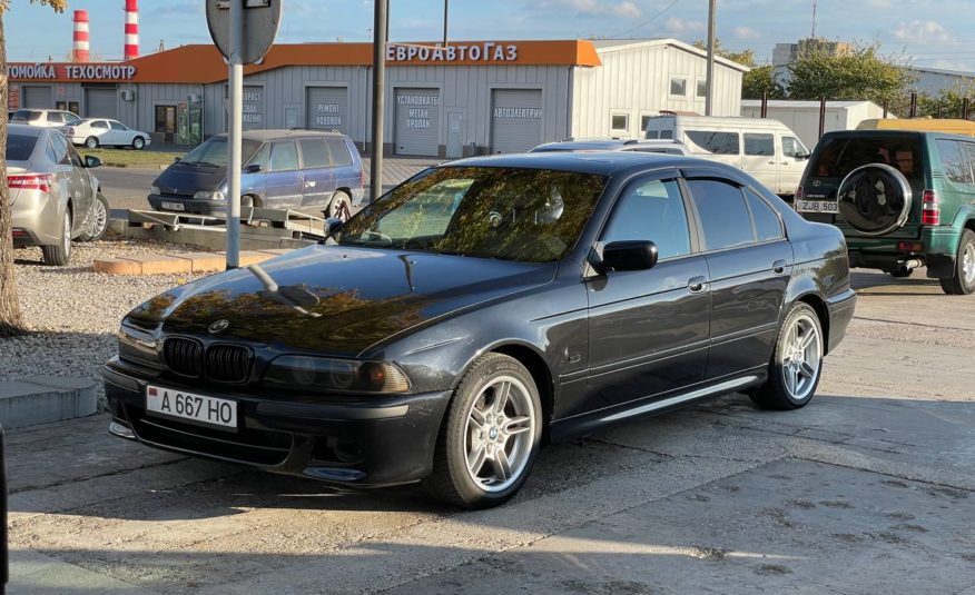 BMW E39 535i