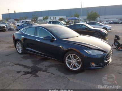 Главная 8 tesla model s 2014 5yjsa1s11efp36911 img1
