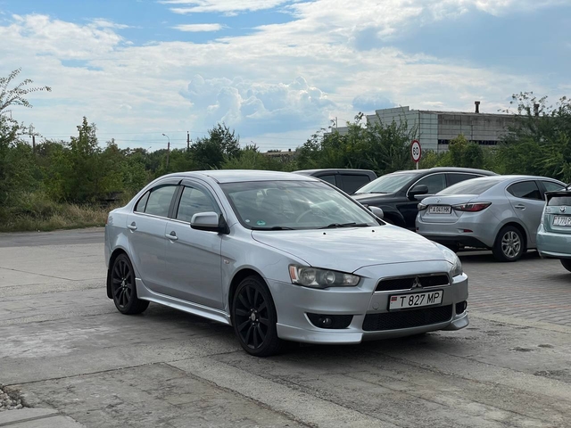 Mitsubishi Lancer