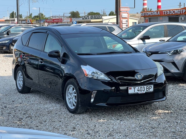 Toyota Prius V Hybrid