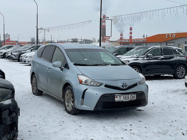 Toyota Prius V Hybrid