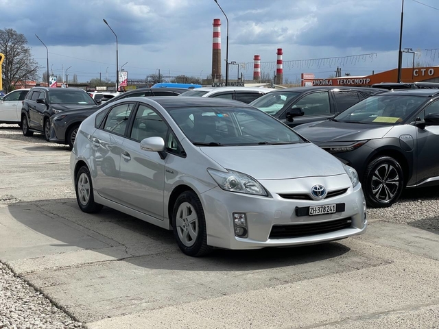 Toyota Prius 30