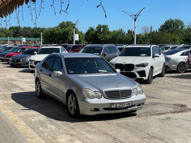 Mercedes Benz C220