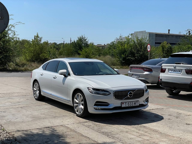 Volvo S90