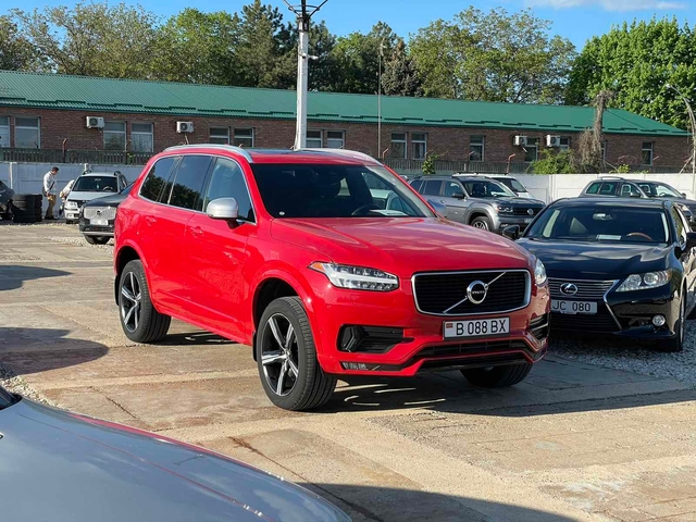 Volvo XC90 R-Design