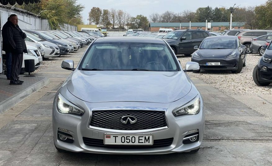 Infiniti Q50 Hybrid