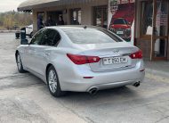 Infiniti Q50 Hybrid