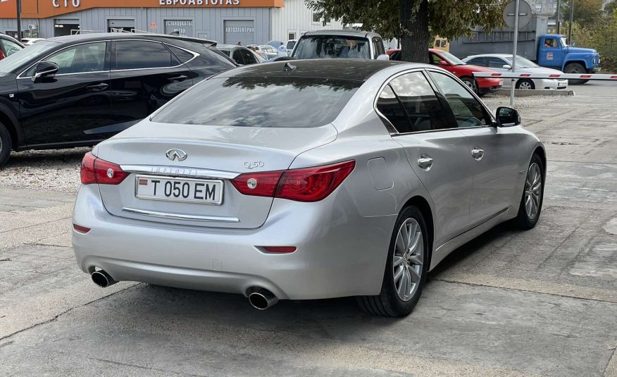 Infiniti Q50 Hybrid