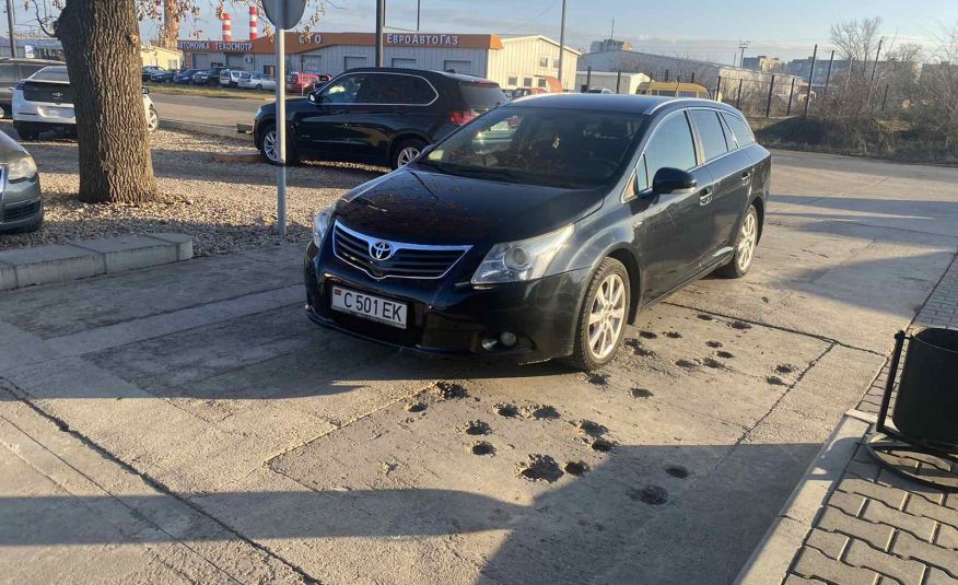 TOYOTA AVENSIS T27 2009