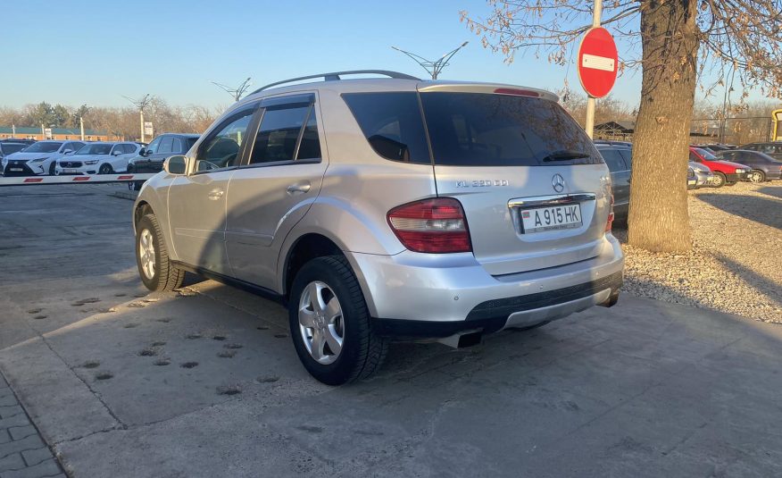 Mercedes Benz ML320