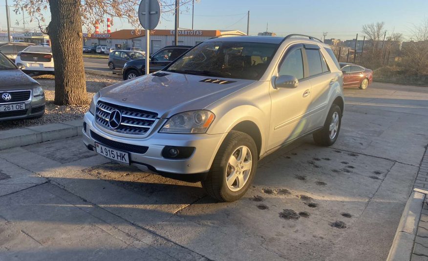 Mercedes Benz ML320