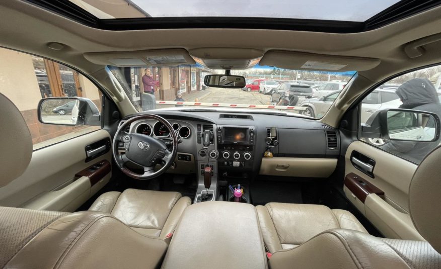 Toyota Sequoia 2012