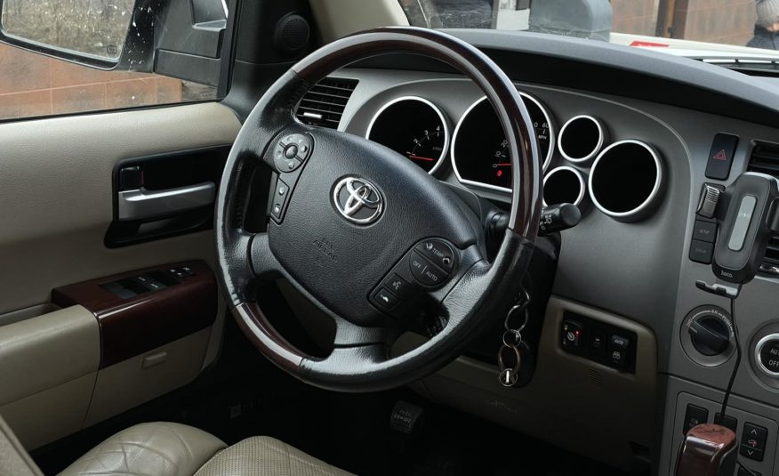 Toyota Sequoia 2012