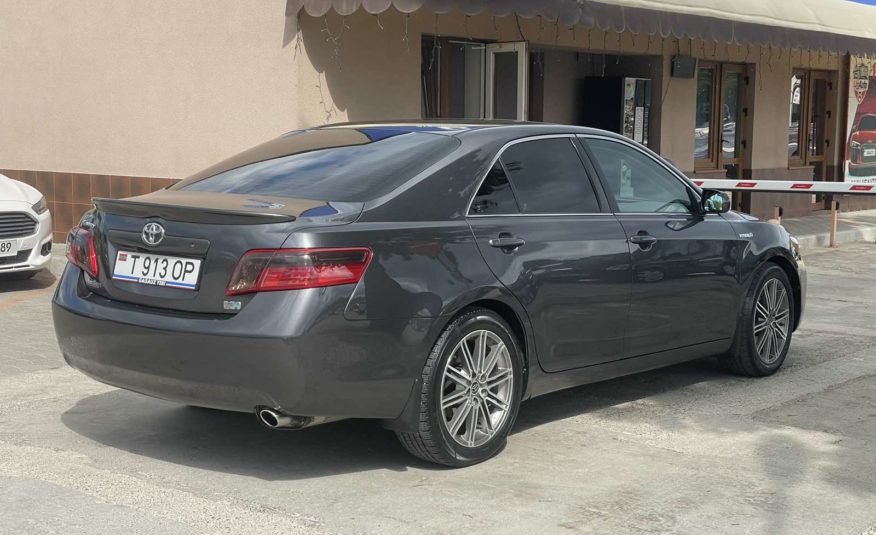 Toyota Camry Hybrid