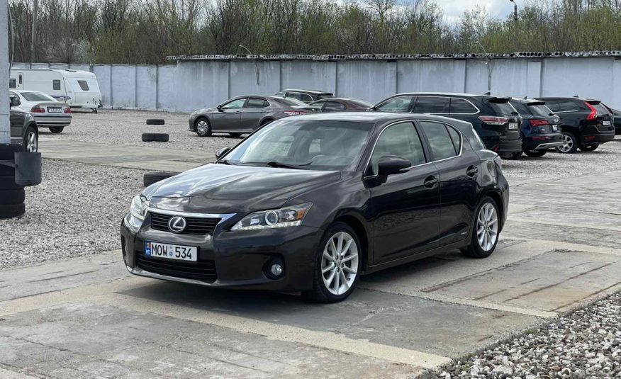 Lexus CT200h